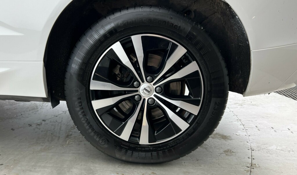 Volvo XC60 Momentum, B4 Awd Mild Hybrid White #4