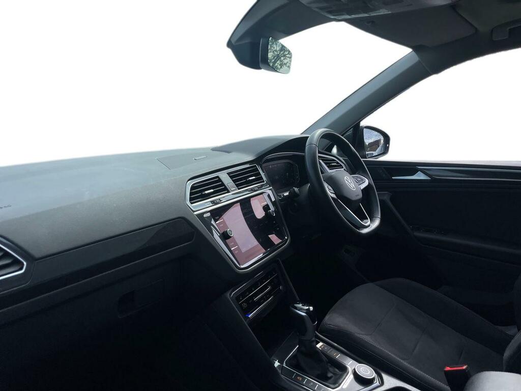 Volkswagen Tiguan 2.0 Tsi 4Motion Elegance Dsg Black #2