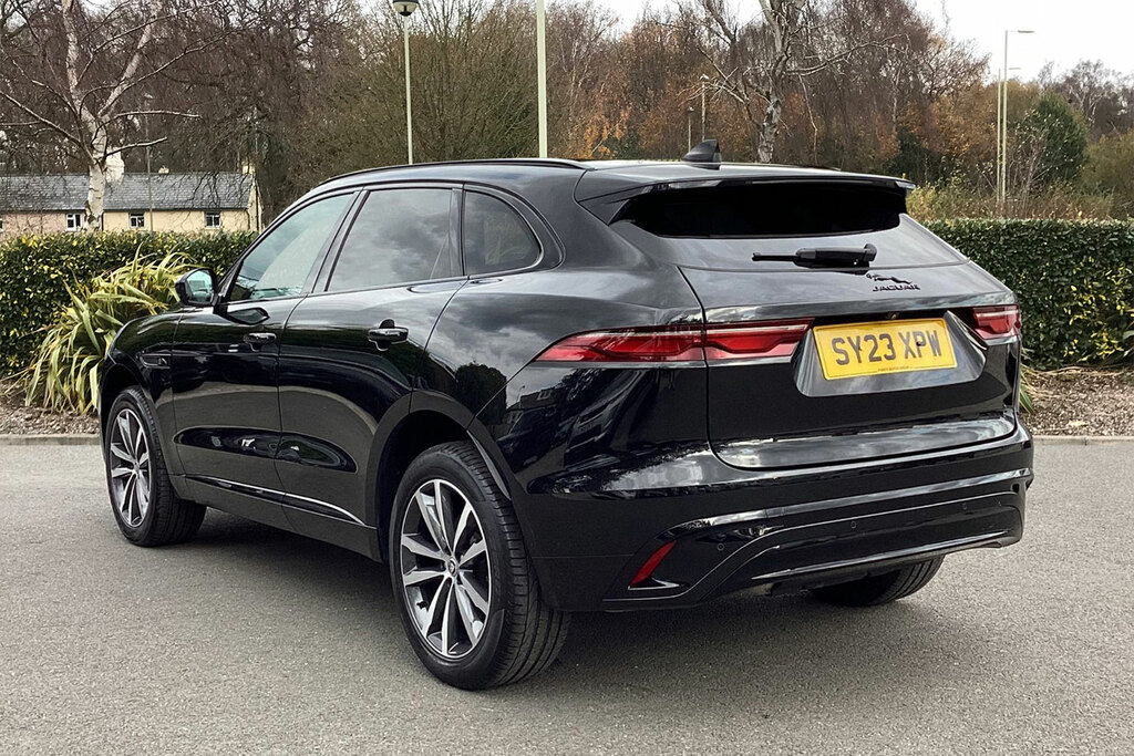 Jaguar F-Pace D200 R-dynamic Se Black Black #2