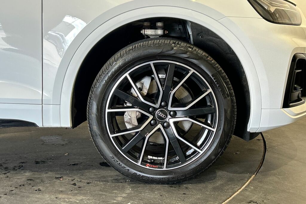Audi Q5 Black Edition 40 Tdi Quattro 204 Ps S Tronic White #5