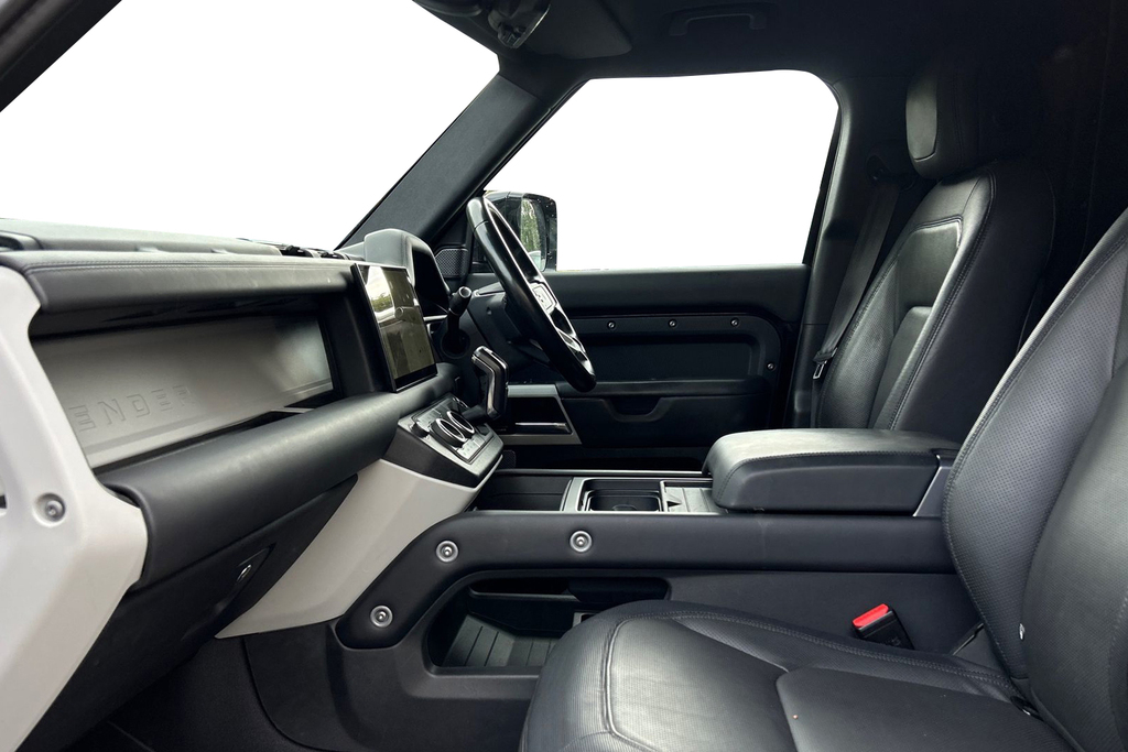 Land Rover Defender 110 D300 Hard Top X-dynamic Hse Black #3