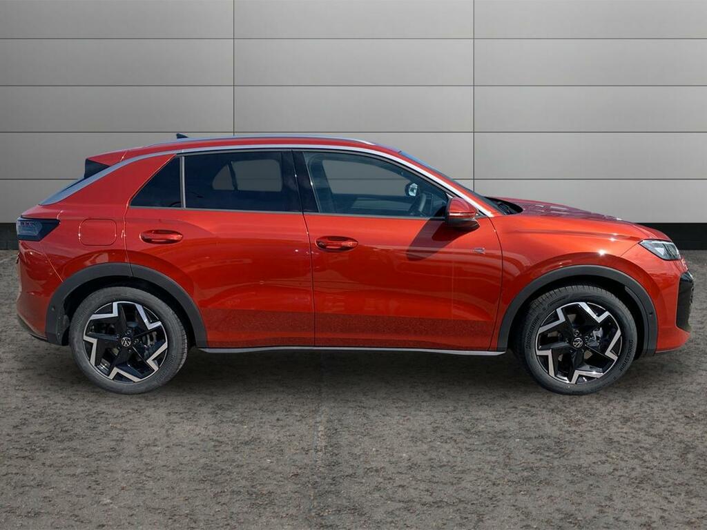 Volkswagen T-Roc 1.5 Etsi 150 R-line Dsg Red #4