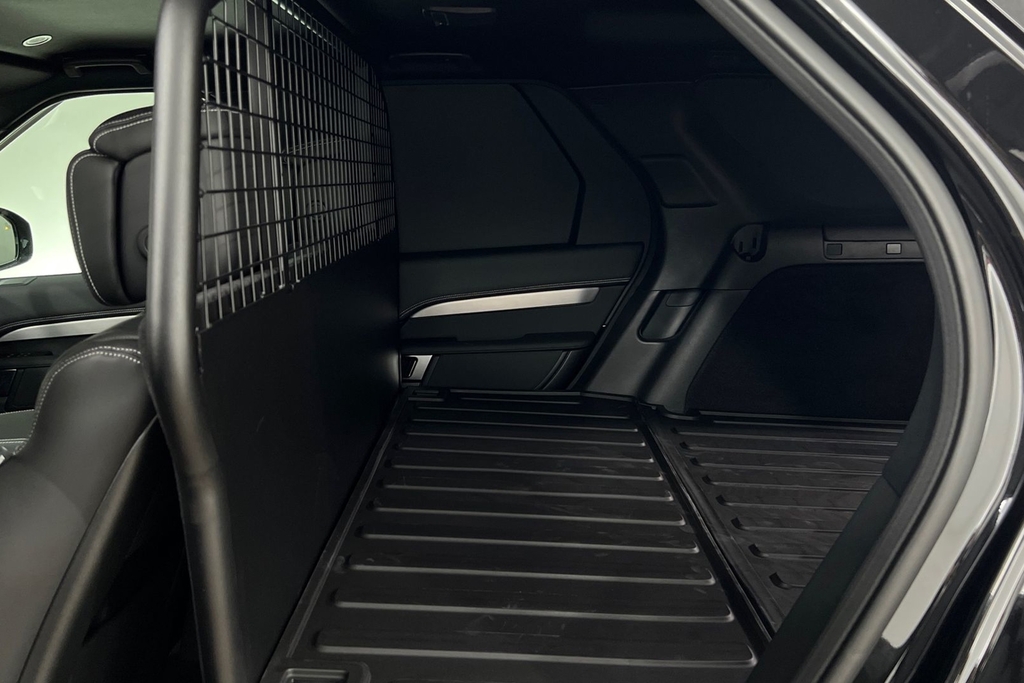 Land Rover Discovery D350 Dynamic Hse Black #4