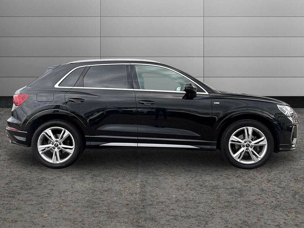 Audi Q3 Audi Q3 Black Edition 45 Tfsi Quattro 245 Ps S Tro Grey #4