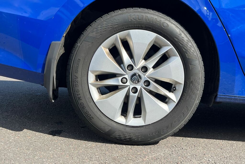 Skoda Octavia 1.5 Tsi 150Ps Se Blue #5