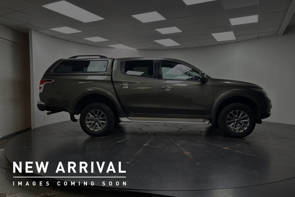 Mitsubishi L200 2.4 Di-d Dc Barbarian 4Wd Euro 6 Green #3