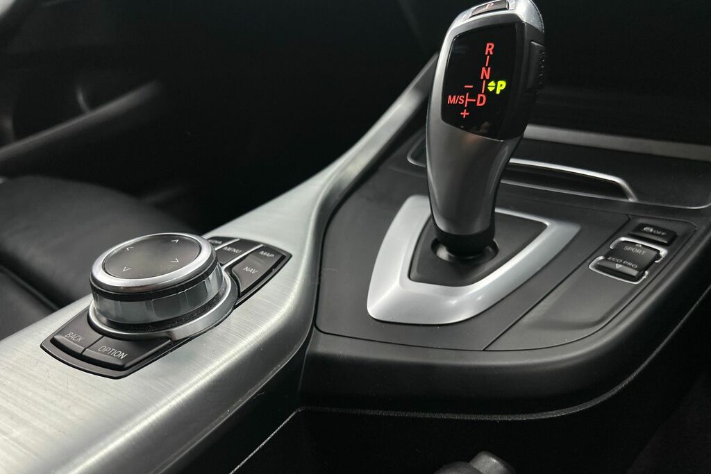 BMW 1 Series 118I M Sport Shadow Edition 5-Door Blue #19