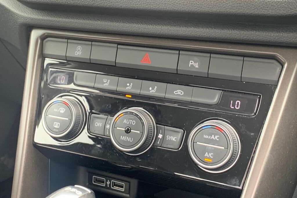 Volkswagen T-Roc Se 1.5 Tsi 150Ps Evo 7-Speed Dsg Blue #17