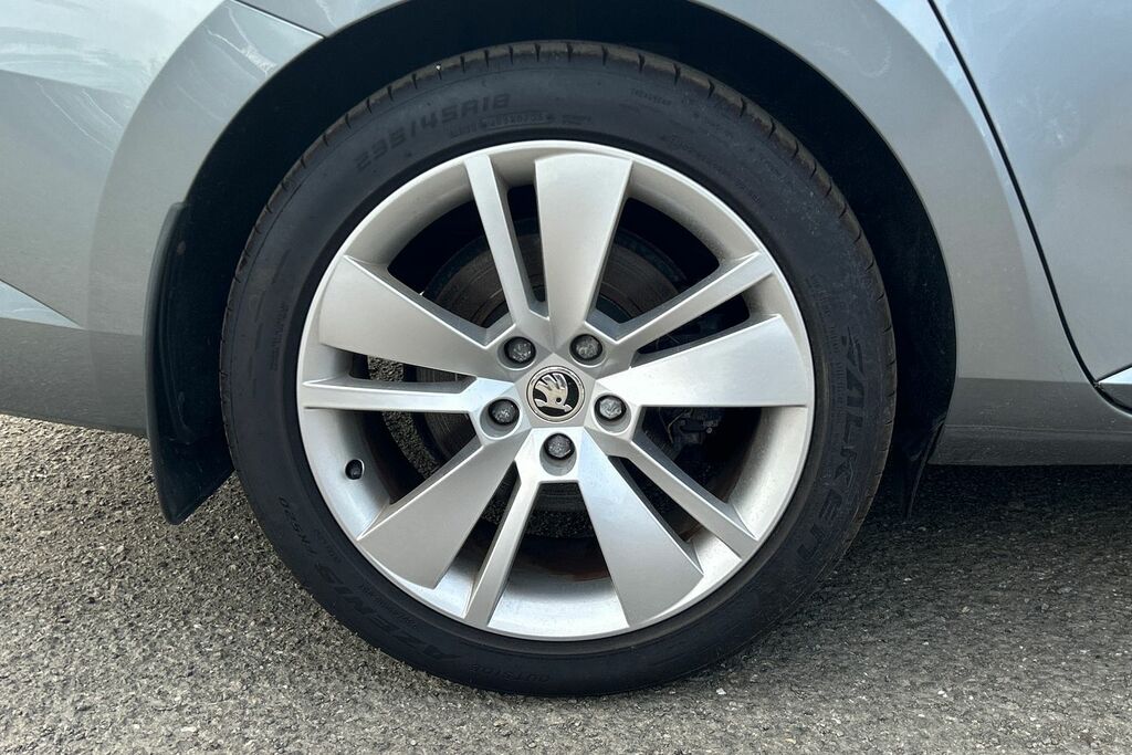 Skoda Superb 2.0 Tdi Cr 190 Se L Executive Dsg 7 Speed Grey #5