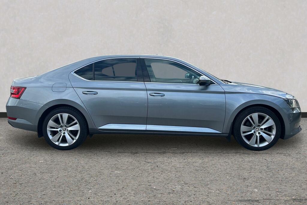 Skoda Superb 2.0 Tdi Cr 190 Se L Executive Dsg 7 Speed Grey #4
