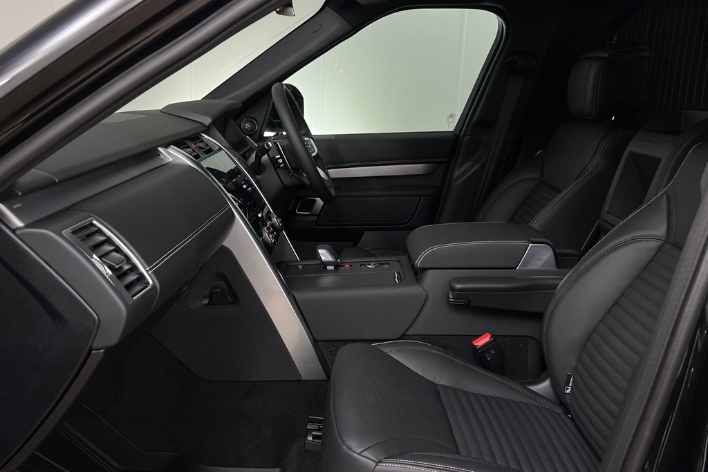 Land Rover Discovery D350 Dynamic Hse Black #3