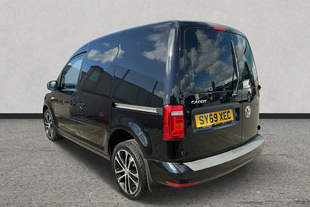 Volkswagen Caddy 2.0 Tdi Bluemotion Tech 102Ps Highline Nav Van Dsg Black #3