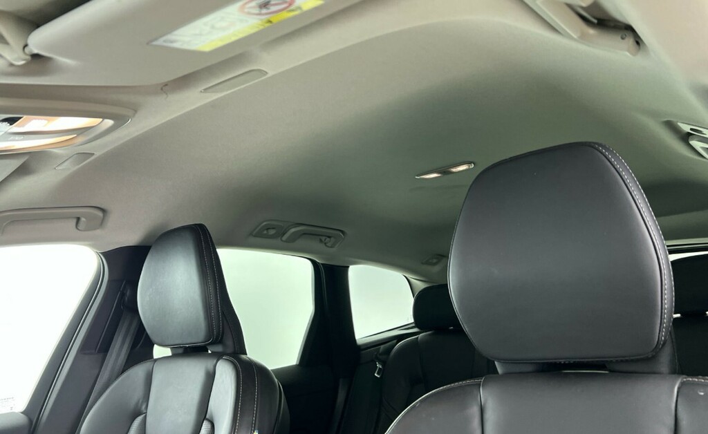 Volvo XC60 2.0 B5 Mhev Momentum Euro 6 5-Door Black #11