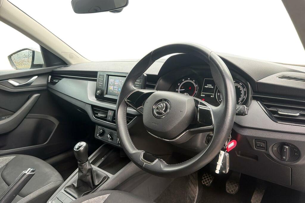 Skoda Kamiq 1.0 Tsi 95 S White #6