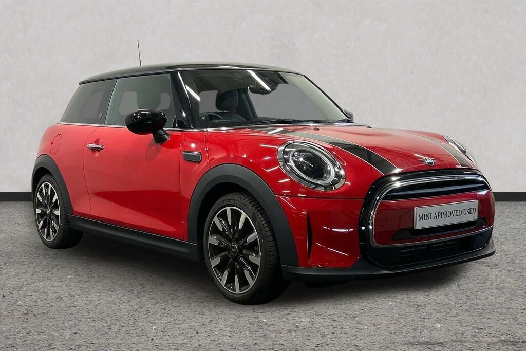 Mini Hatch 3-Door Cooper Exclusive SW23WGZ Red