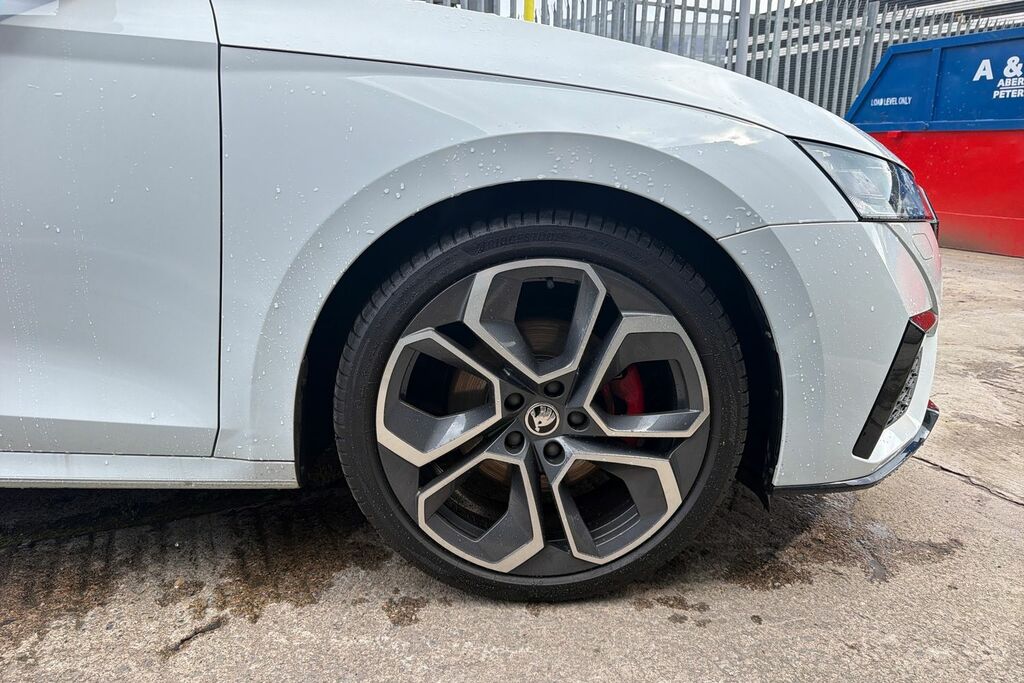 Skoda Octavia 2.0 Tsi Vrs White #5