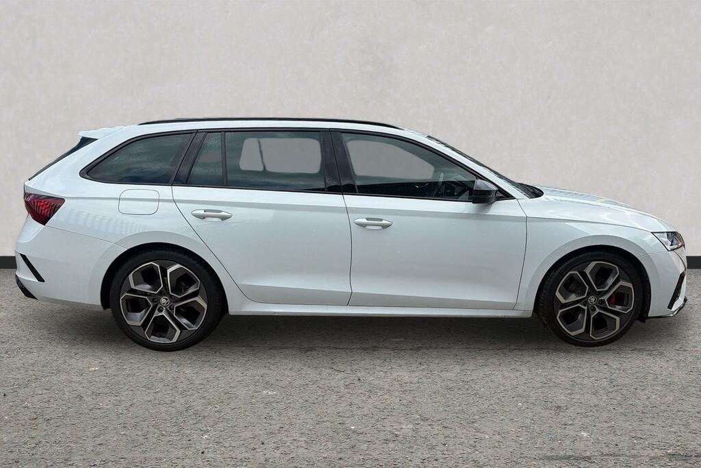 Skoda Octavia 2.0 Tsi Vrs White #4