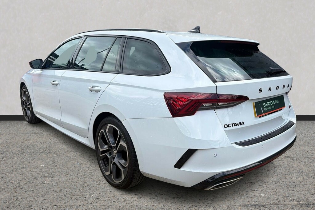 Skoda Octavia 2.0 Tsi Vrs White #3