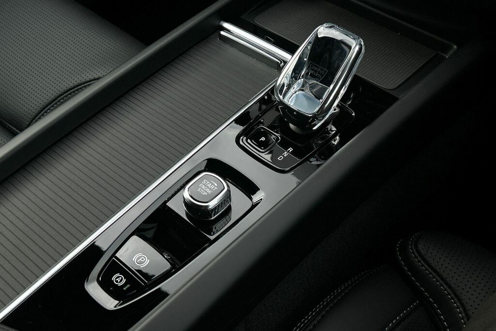 Volvo XC60 Ultra, T8 Awd Plug-in Hybrid, Dar Black #13