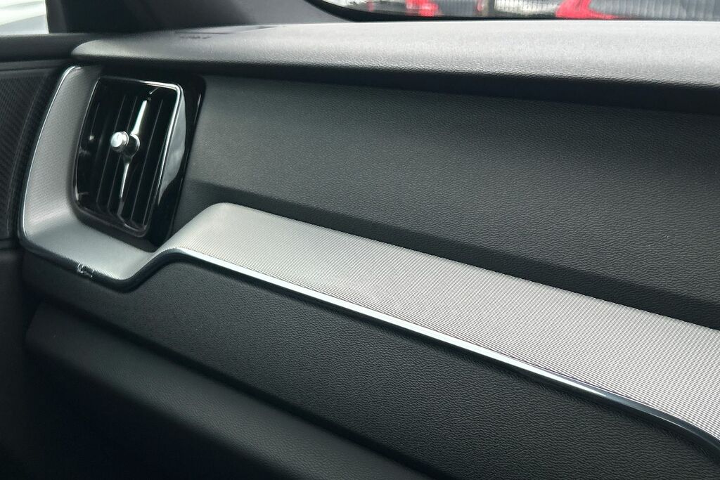 Volvo XC60 Ultra, T8 Awd Plug-in Hybrid, Dar Black #23