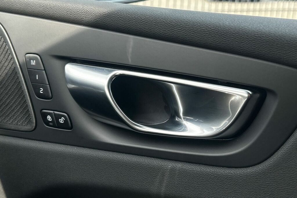 Volvo XC60 Ultra, T8 Awd Plug-in Hybrid, Dar Black #25