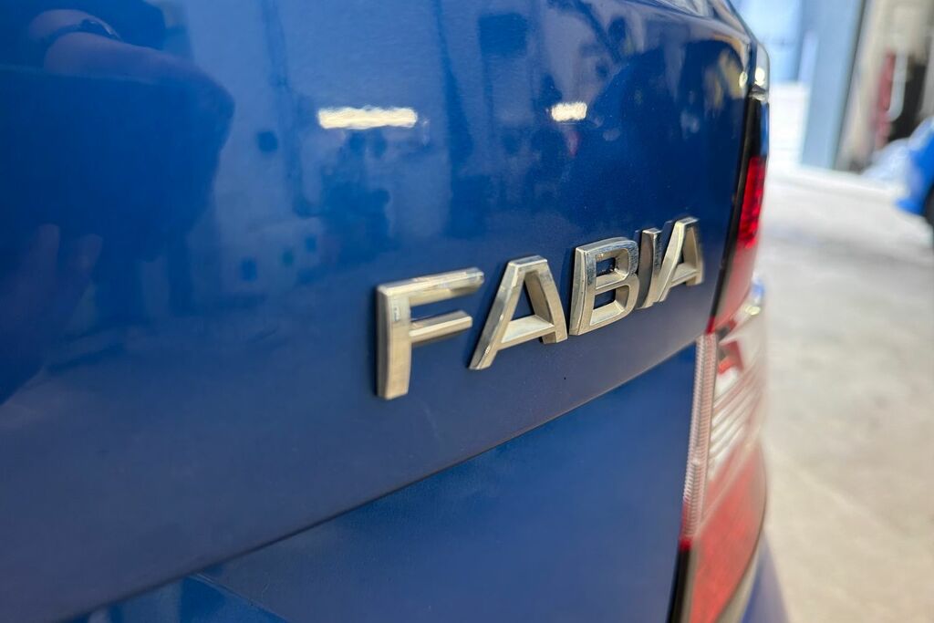 Skoda Fabia 1.0 Tsi Se Estate Euro 6 Ss White #20