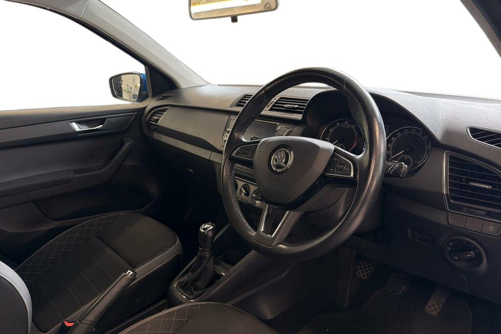 Skoda Fabia 1.0 Tsi Se Blue #6