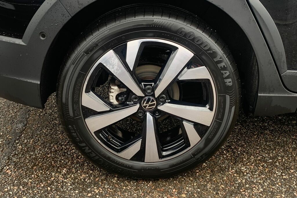 Volkswagen Taigo 1.5 Tsi 150 Style Dsg Black #5