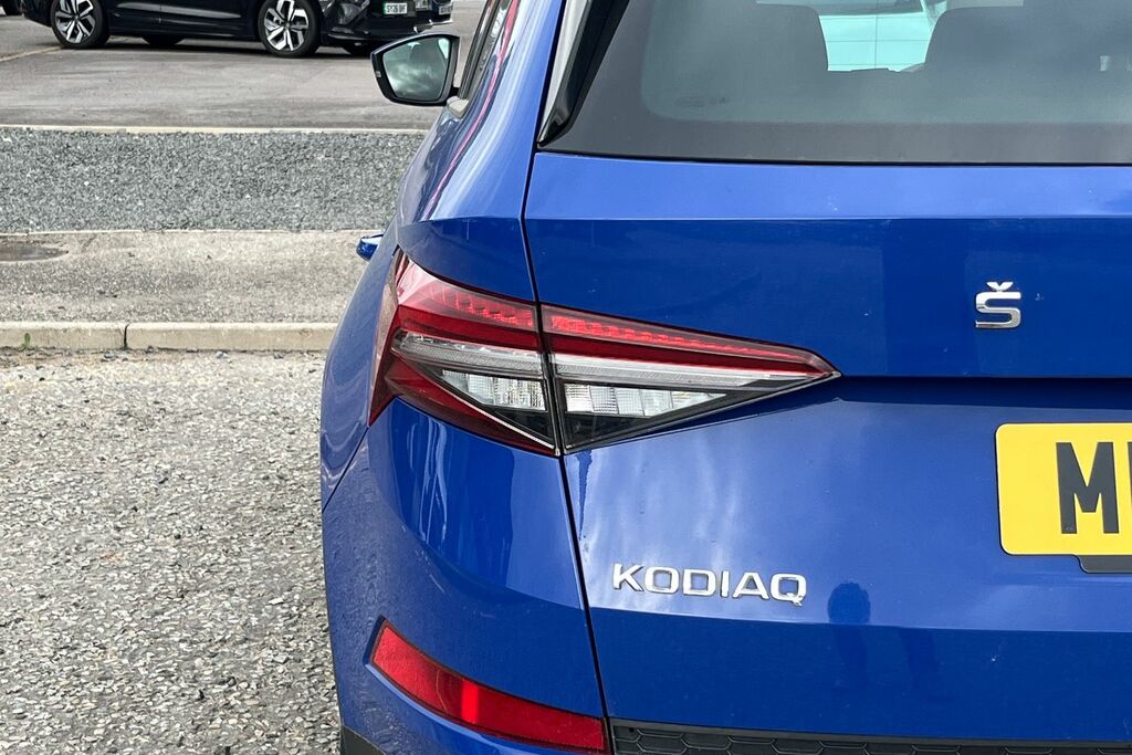 Skoda Kodiaq Sportline 7 Seats 2.0 Tdi 200 Ps 4X4 Dsg Red #19