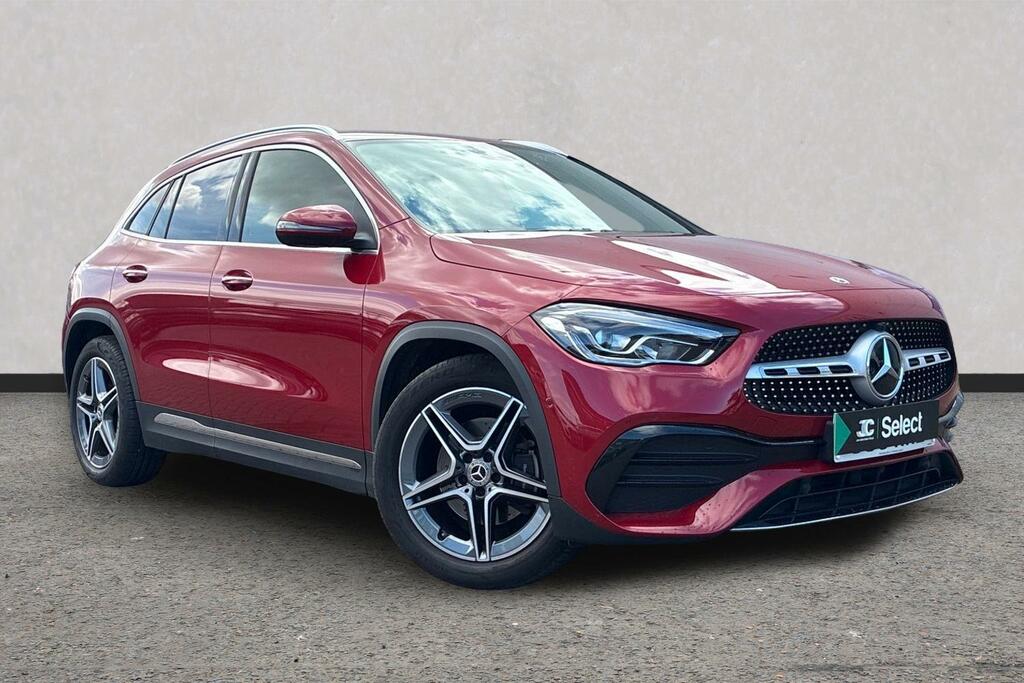 Mercedes-Benz GLA Class 200 Amg Line Premium Red
