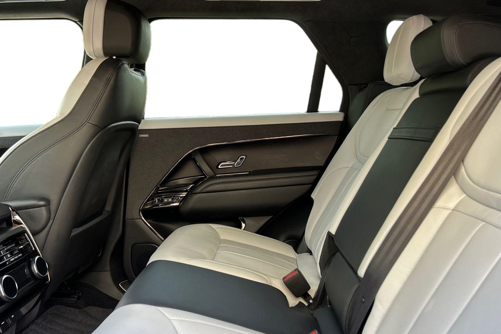 Land Rover Range Rover Sport D350 Autobiography Grey #4