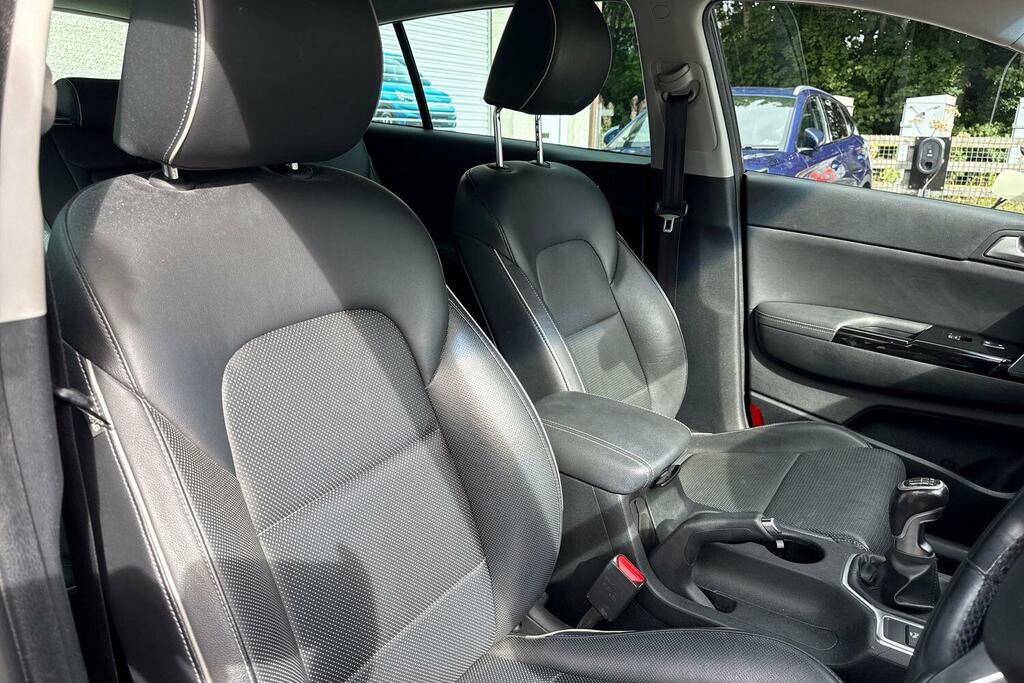Kia Sportage 1.6 Gdi 2 Suv Euro 6 Ss 130 Black #24