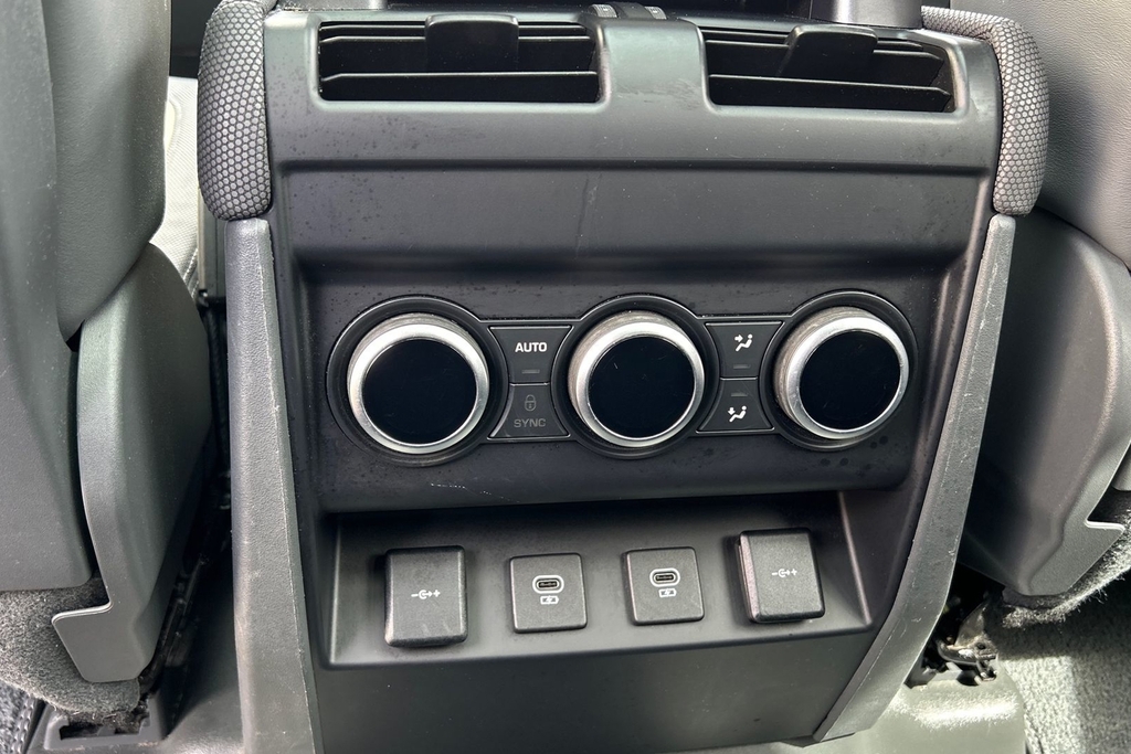 Land Rover Defender 110 D300 Mhev Hse Urban Commercial 4X4 Rear Seat 3.0 5 Black #18
