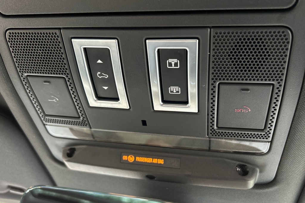 Land Rover Defender 110 D300 Mhev Hse Urban Commercial 4X4 Rear Seat 3.0 5 Black #23