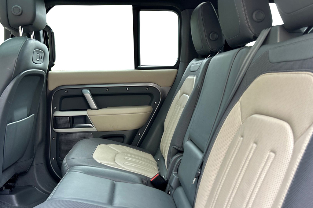 Land Rover Defender 110 D250 X-dynamic Hse Grey #4