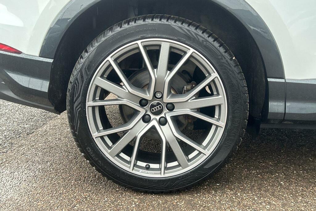 Audi Q3 Black Edition 35 Tfsi 150 Ps S Tronic White #5