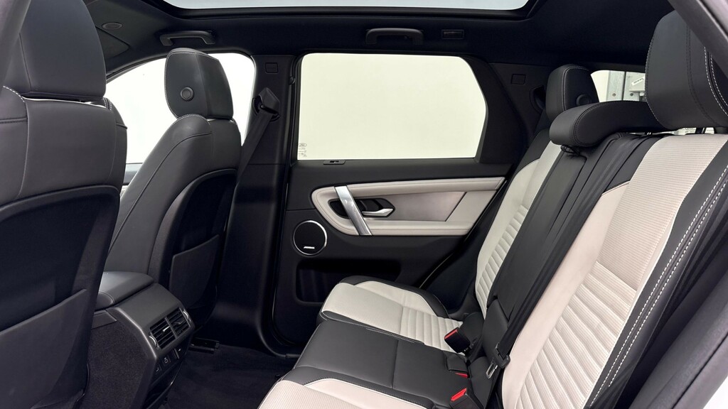 Land Rover Discovery Sport D200 Dynamic Hse White #4