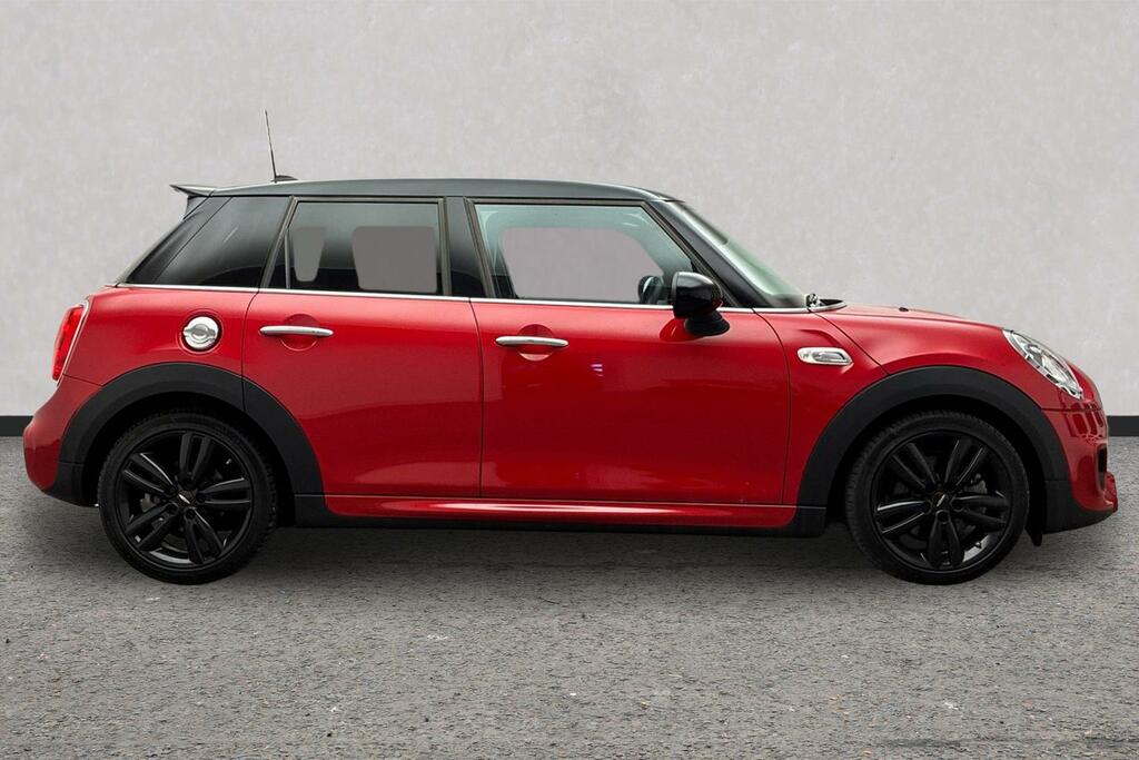 Mini Hatch 5-Door Cooper S DA17UMR Red #3
