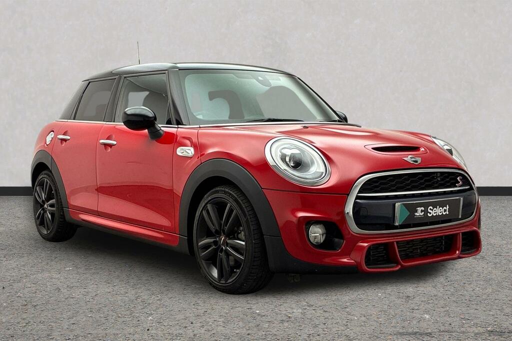 Mini Hatch 5-Door Cooper S DA17UMR Red