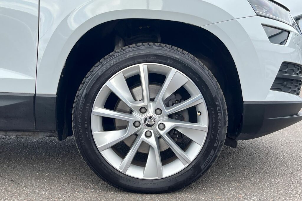 Skoda Karoq 2.0 Tdi 150Ps Se L White #5