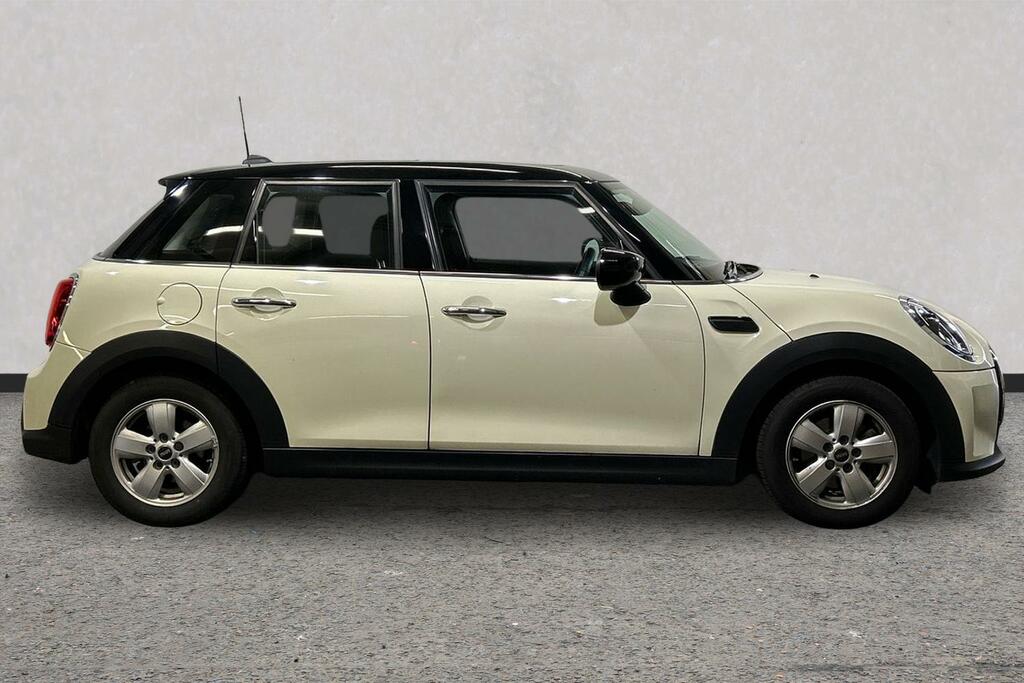 Mini Hatch 5-Door Cooper Classic SV72WRD White #3