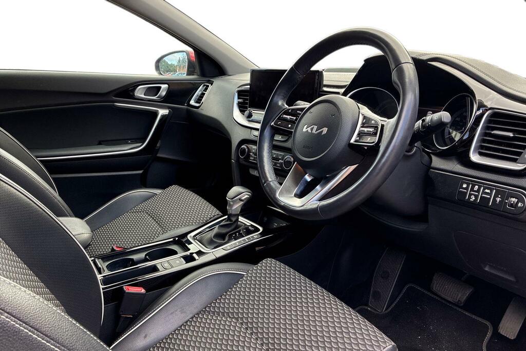 Kia Xceed 1.6 Gdi 8.9Kwh 3 Suv Plug-in Hybrid Dct Red #6