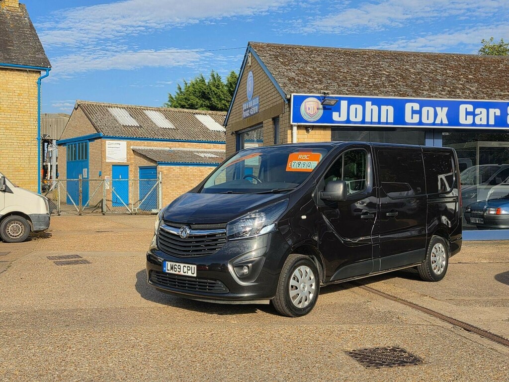 Vauxhall Vivaro Panel Van 1.6 Cdti 2700 Biturbo Ecotec Sportive L1 LM69CPU Black