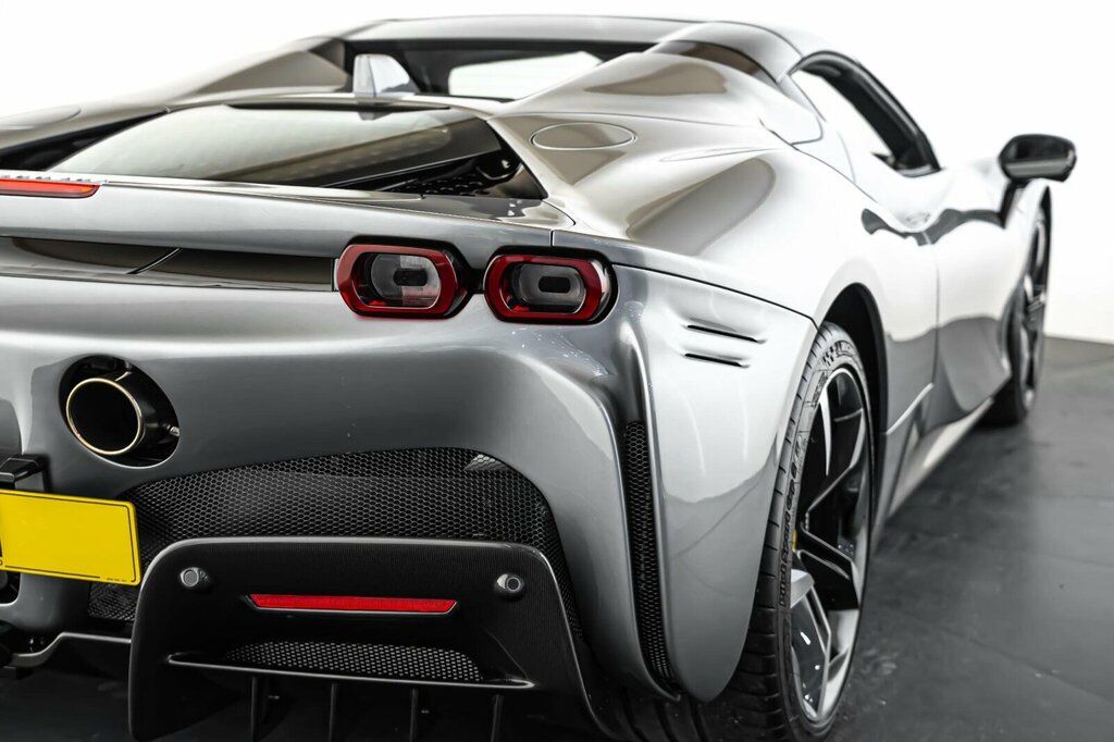 Ferrari Sf90 Spider 4.0T V8 7.9Kwh F1 Dct 4Wd Euro 6 Ss  #24