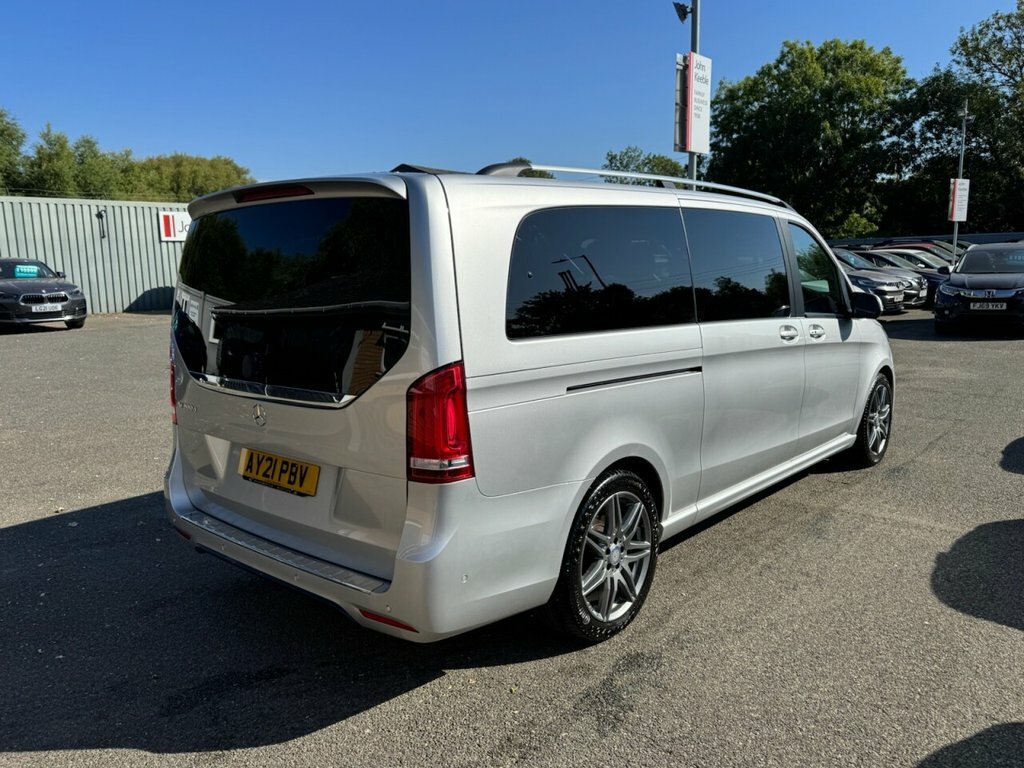 Mercedes-Benz V Class 2L Amg Line Silver #2