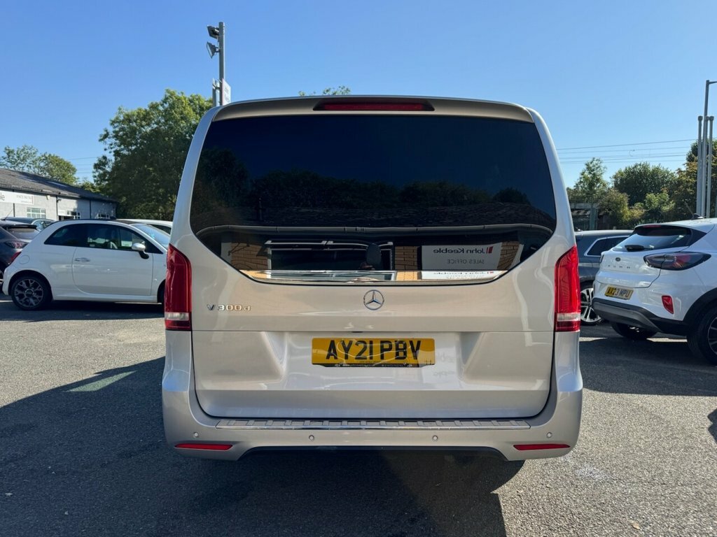 Mercedes-Benz V Class 2L Amg Line Silver #5