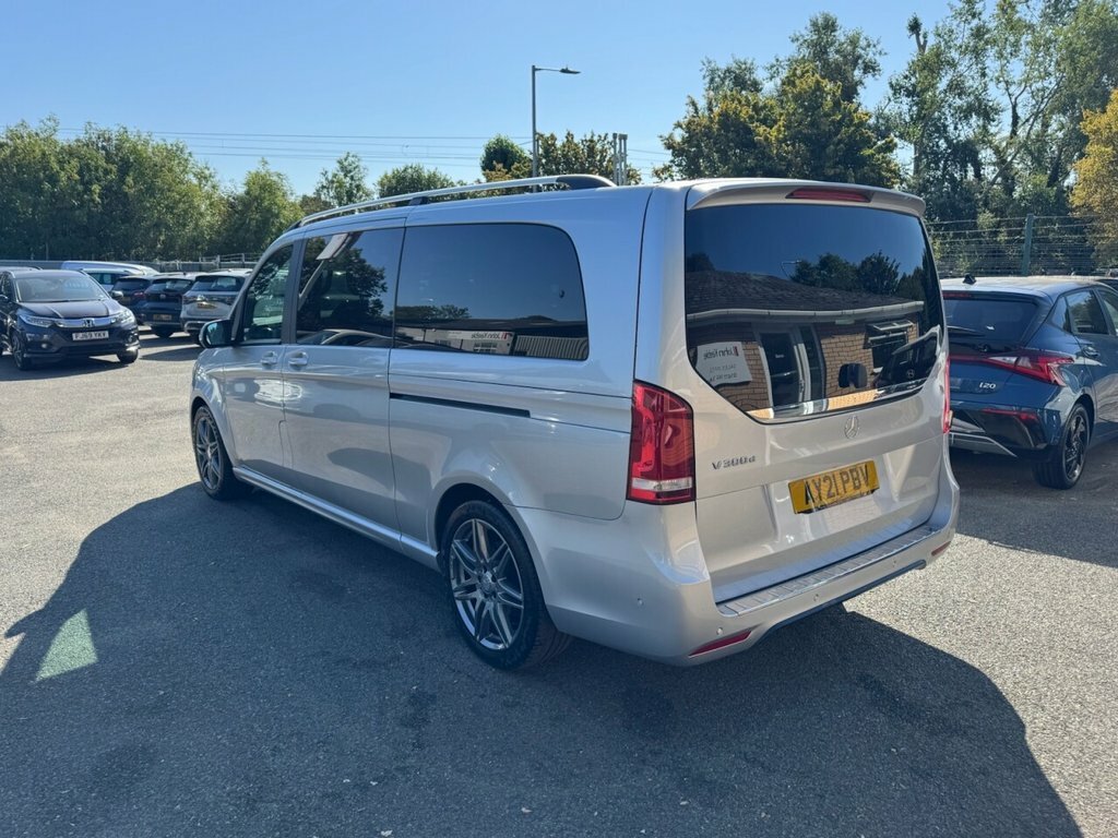 Mercedes-Benz V Class 2L Amg Line Silver #3