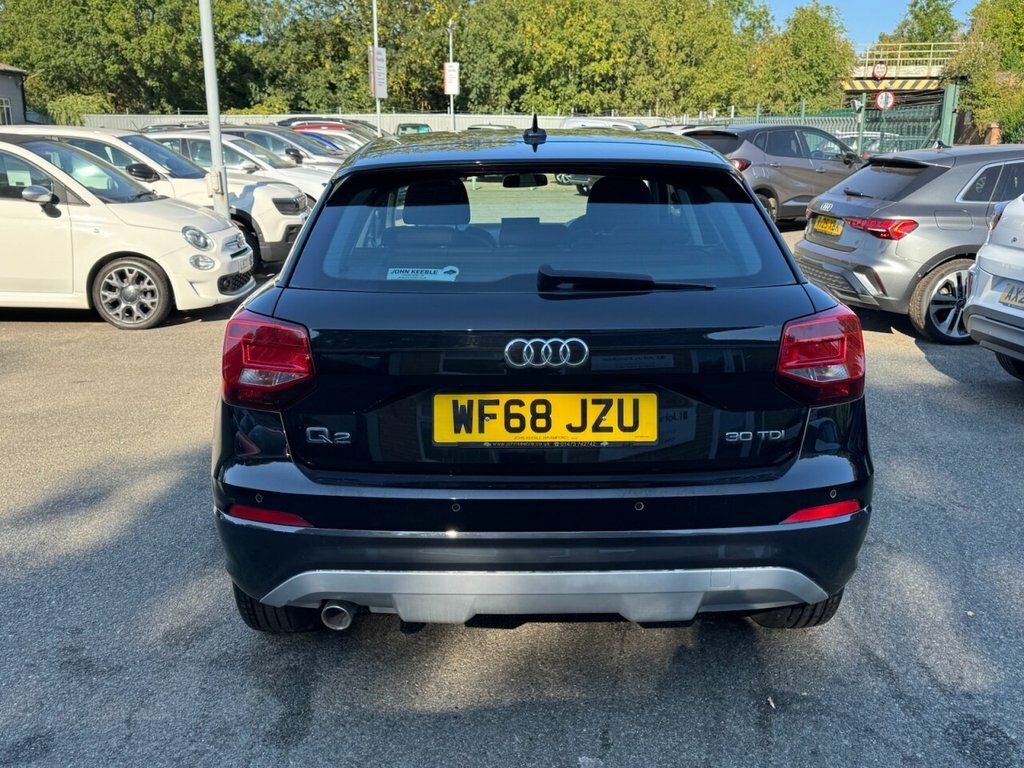 Audi Q2 1.6L Sport Black #6