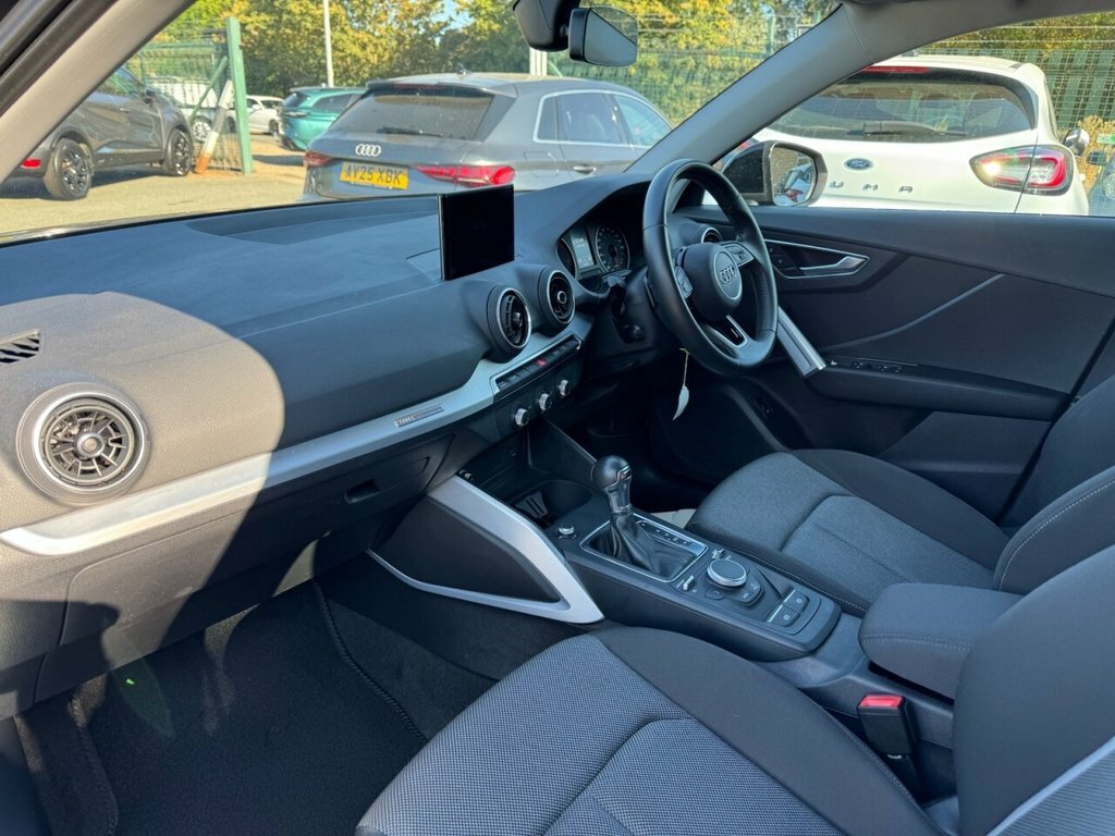 Audi Q2 1.6L Sport Black #4