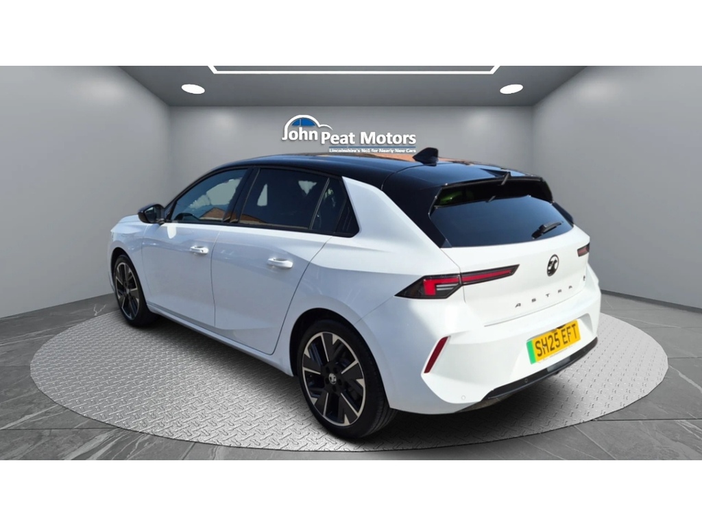 Vauxhall Astra Ultimate White #5